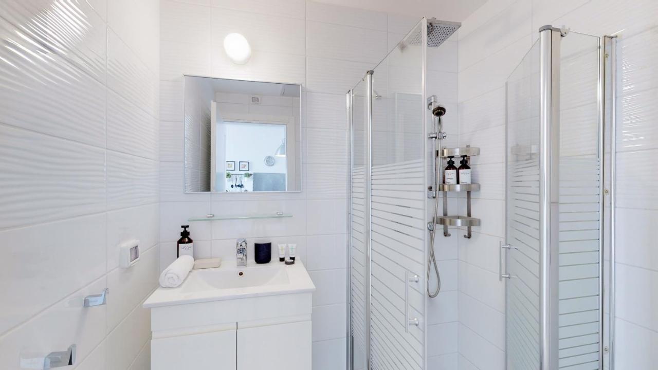 תל אביב Stylish 1Br Flat For 4 Ppl In Allenby By Holyguest מראה חיצוני תמונה